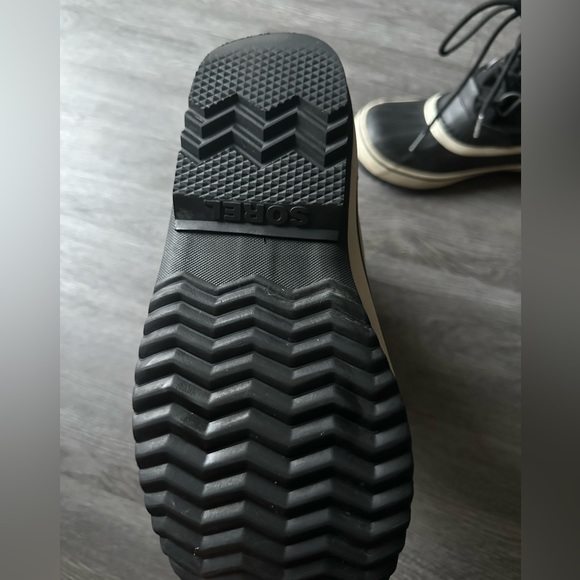 Sorel Women’s Winter boots - Picture 2 of 5